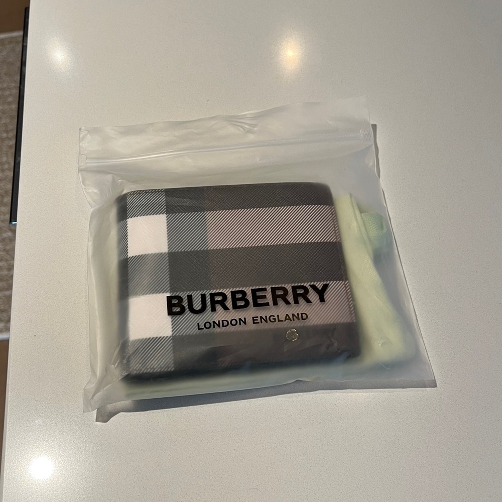 NWT Burberry Wallet